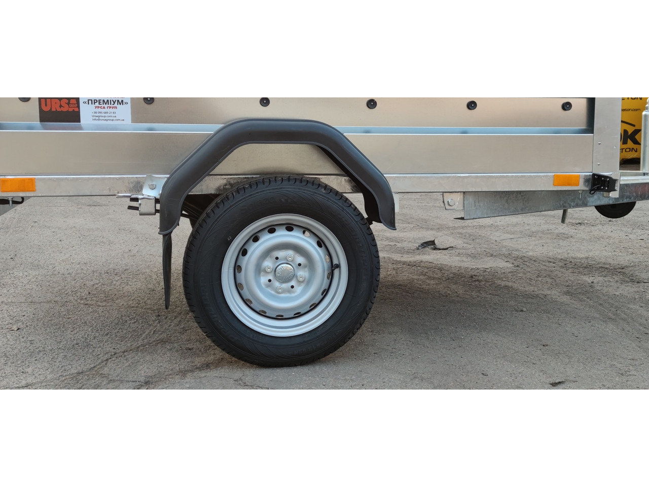 Крило пластик R13 Knott (штука)