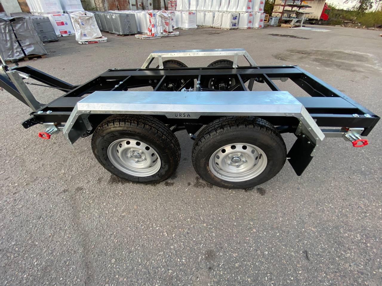 Прицеп под генератор для грузового авто 2560х1250 двухосный с тормозной системой