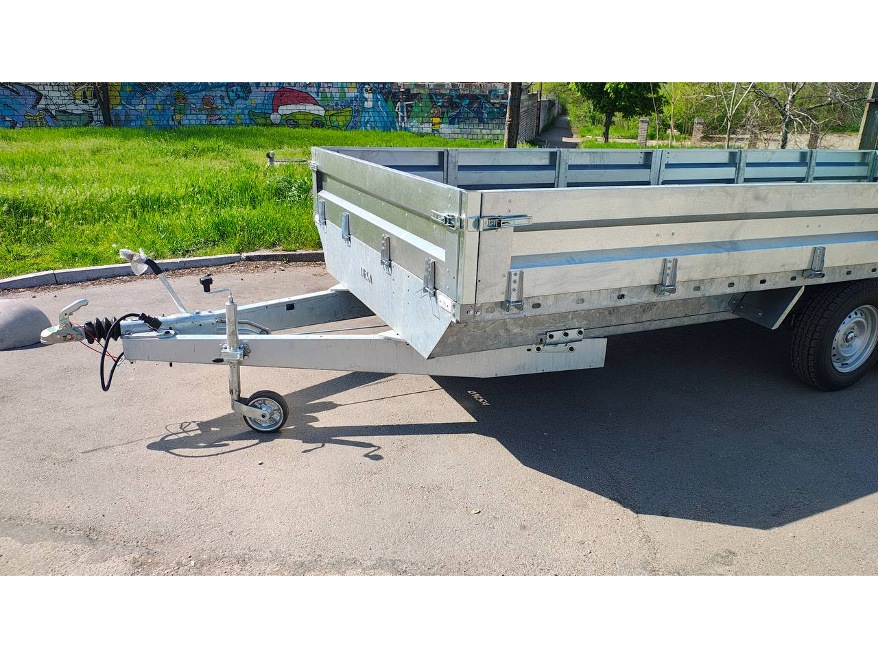 Прицеп Платформа 5000х2000х400 двухосный, колеса под кузовом (с тормозной системой)
